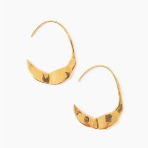 Chan Luu PETITE GOLD CRESCENT MOON HOOPS New in Box